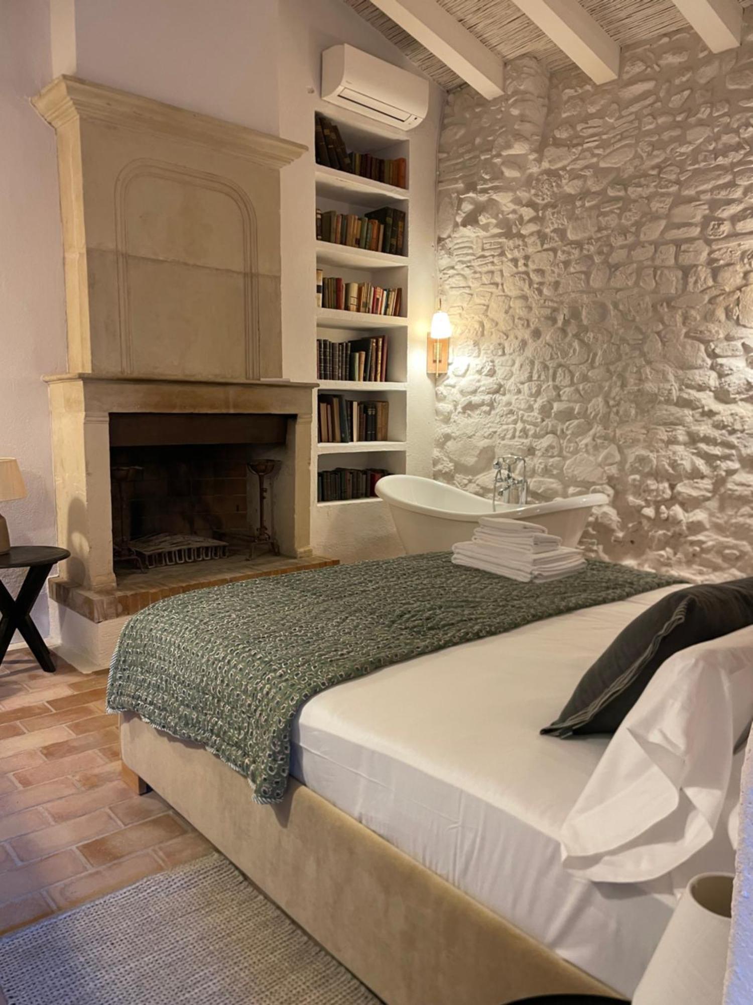 Hotel Castell De Vallgornera Peralada Kültér fotó