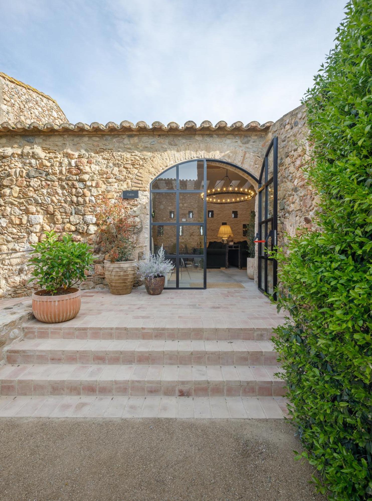 Hotel Castell De Vallgornera Peralada Kültér fotó