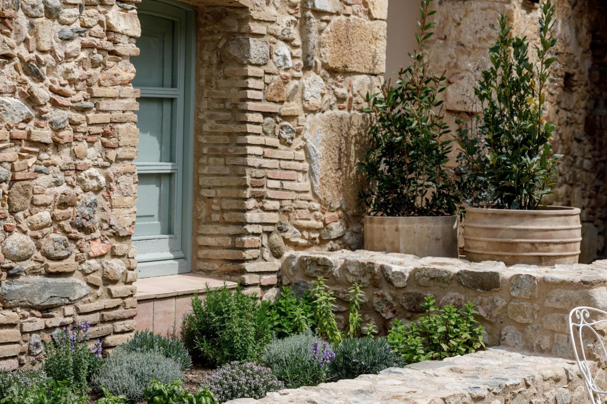 Hotel Castell De Vallgornera Peralada Kültér fotó